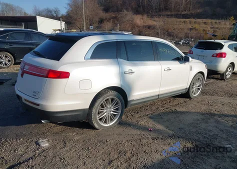 2013 Lincoln Mkt Ecoboost z USA, uszkodzony, nr VIN 2LMHJ5AT9DBL56571